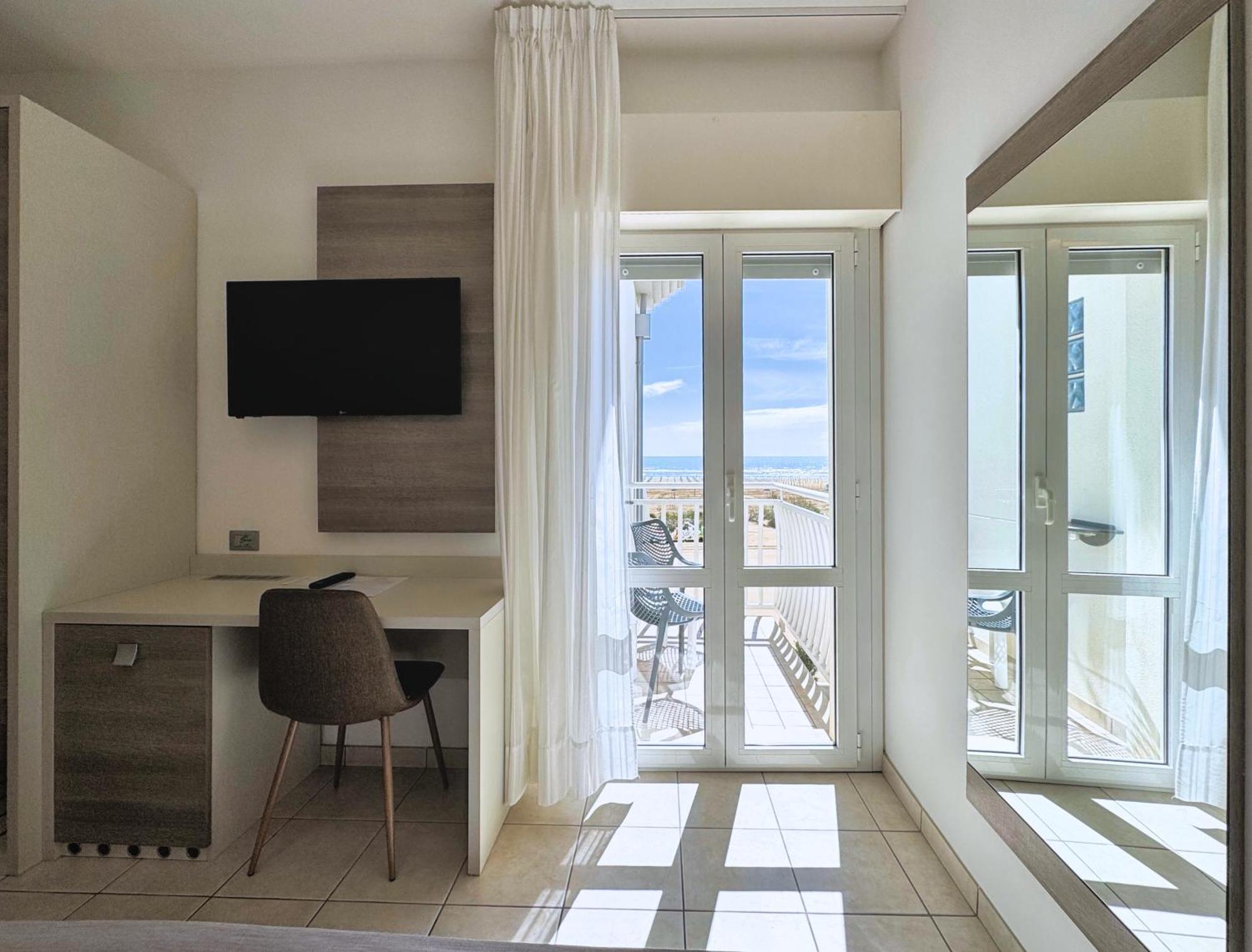 Hotel Lux Caorle Exterior photo